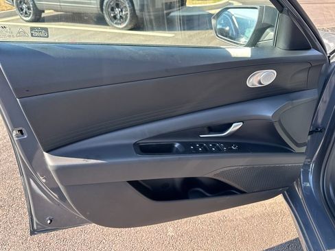 New 2026 Hyundai Elantra SE FWD image 11