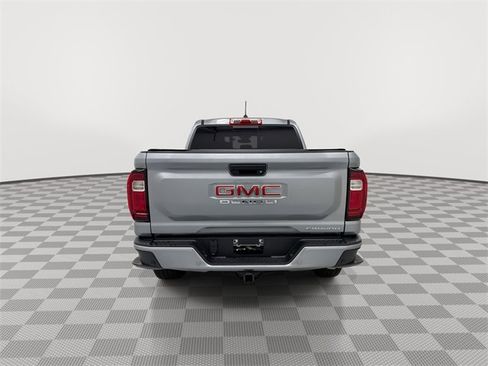 Used 2024 GMC Canyon Denali image 9