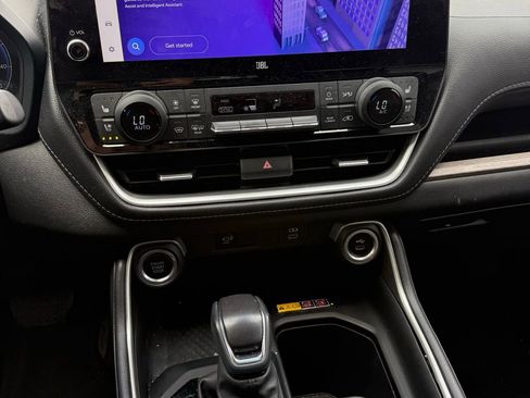 Used 2024 Toyota Grand Highlander FWD image 8