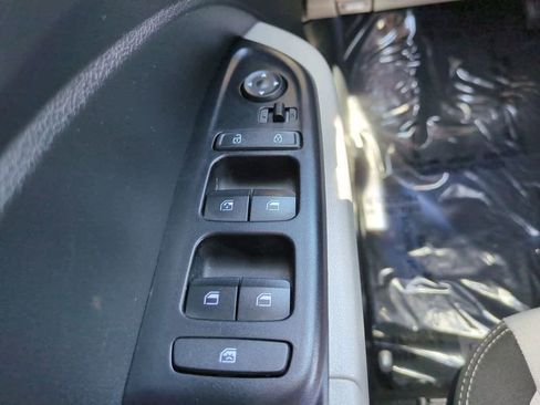 Used 2025 Hyundai Venue SEL image 22