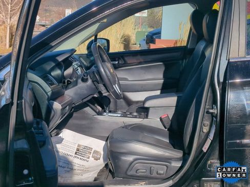 Used 2017 Subaru Outback 3.6R Limited image 2