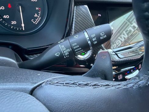 Used 2024 Cadillac XT6 Sport w/ Technology Package AWD/4WD image 31