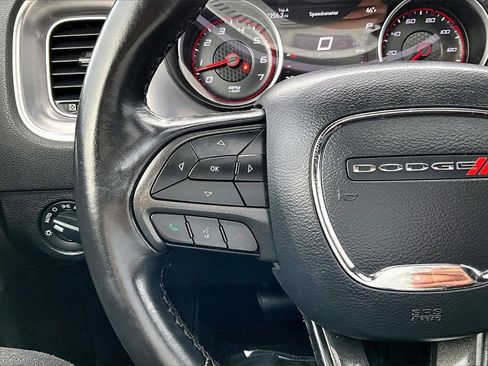 Used 2019 Dodge Charger SXT image 17