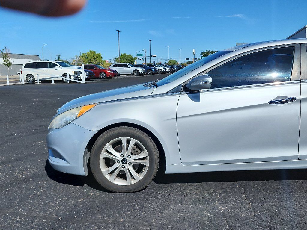 Used 2013 Hyundai Sonata Limited FWD image 10