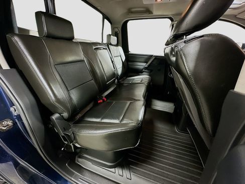 Used 2011 Nissan Titan SL w/ SL Technology Pkg AWD/4WD image 31