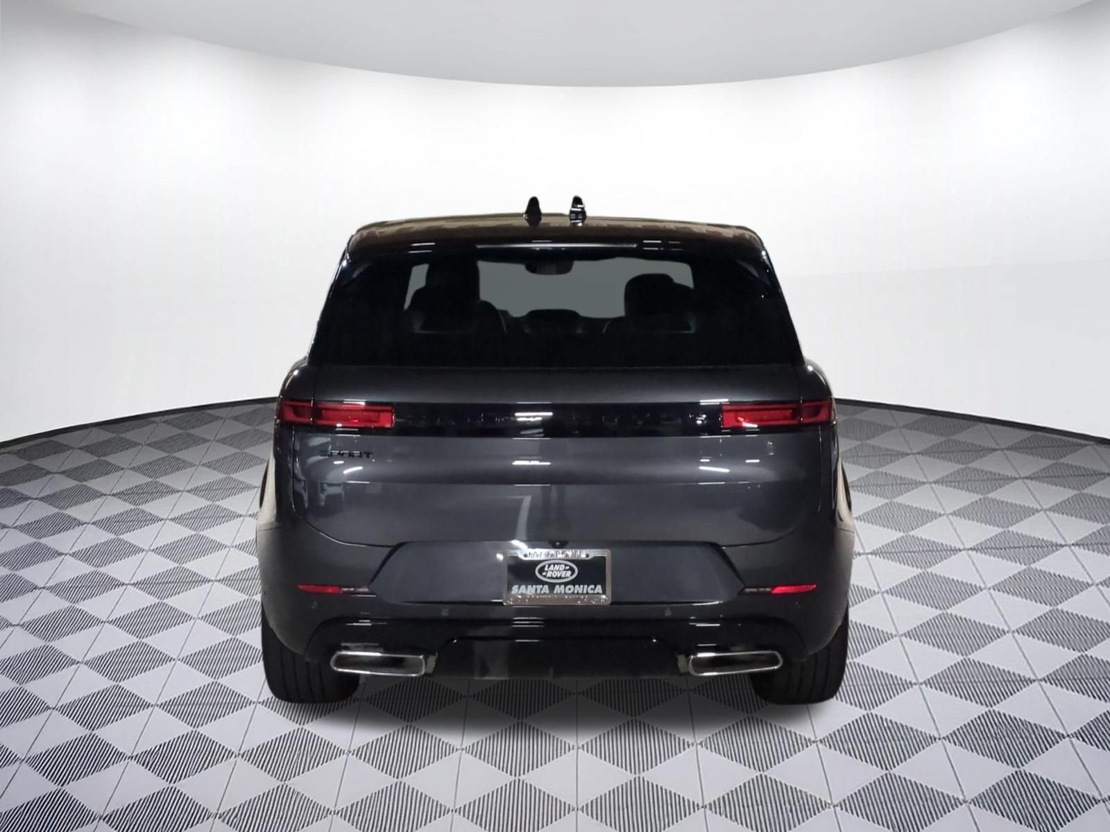 New 2027 Land Rover Range Rover Sport Dynamic SE AWD/4WD image 4