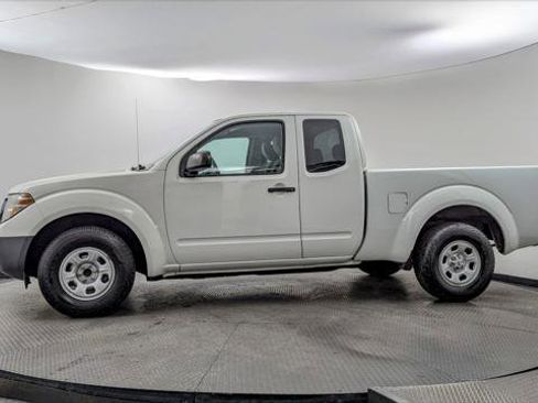 Used 2018 Nissan Frontier S image 3