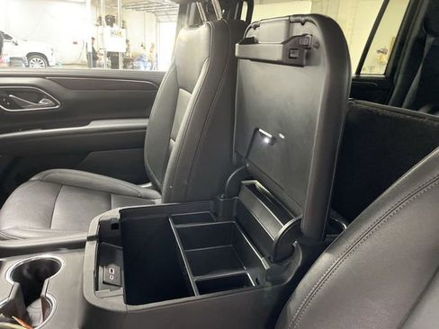 Used 2024 Chevrolet Suburban LT image 21