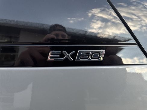 Used 2025 Volvo EX30 Ultra w/ Climate Package image 31