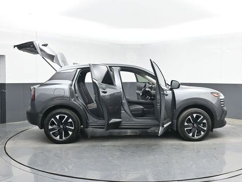 Used 2025 Nissan Kicks SV AWD/4WD image 49