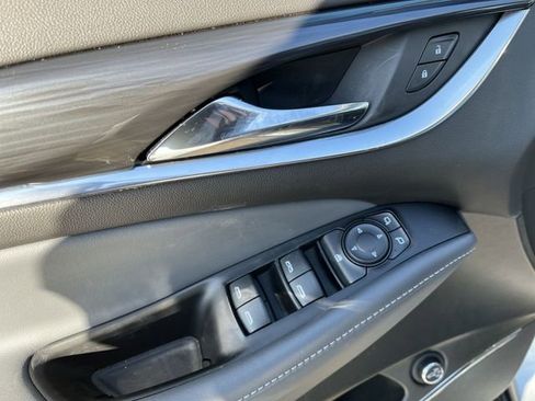 Used 2024 Buick Enclave Essence w/ Technology Package image 17