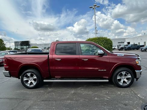 Used 2019 RAM 1500 Laramie AWD/4WD image 11
