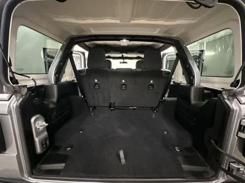 Used 2018 Jeep Wrangler Unlimited Sahara AWD/4WD image 24