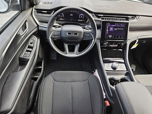 New 2024 Jeep Grand Cherokee Laredo X w/ Luxury Tech Group I image 12