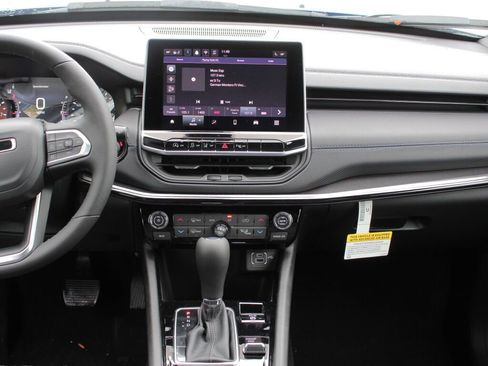 New 2026 Jeep Compass Limited w/ Limited Altitude Pack image 20