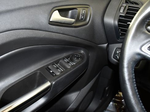 Used 2019 Ford Escape SEL image 33