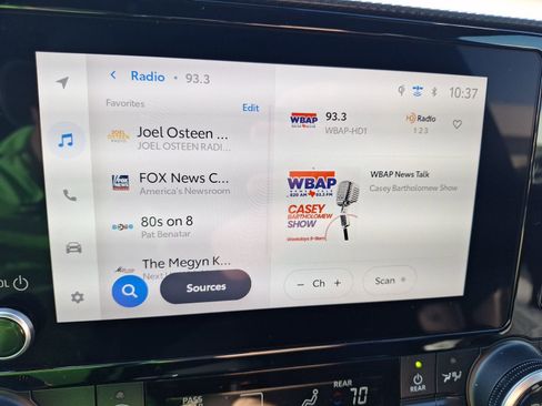 Used 2024 Toyota Highlander LE image 25