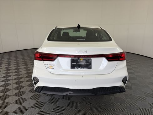 Certified 2024 Kia Forte LXS FWD image 7