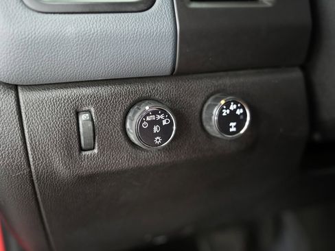 Used 2015 Chevrolet Colorado Z71 w/ LPO, Gearon Divider Package AWD/4WD image 40