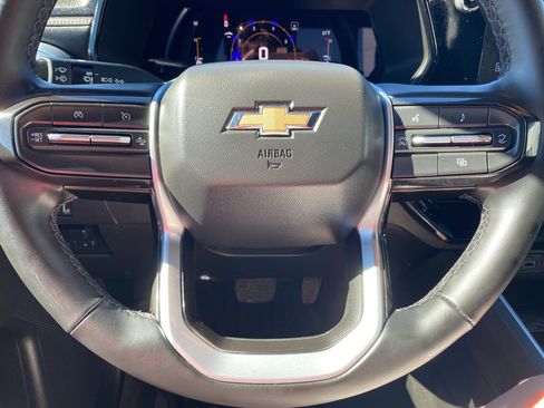 Used 2023 Chevrolet Colorado LT w/ LT Convenience Package II image 9