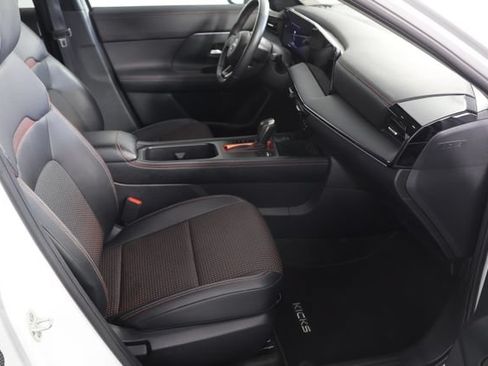 Used 2025 Nissan Kicks SR w/ Illumination Package AWD/4WD image 22