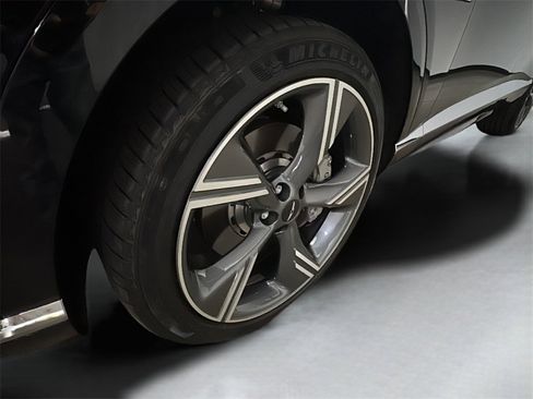 Certified 2025 Genesis GV80 2.5T Prestige image 4