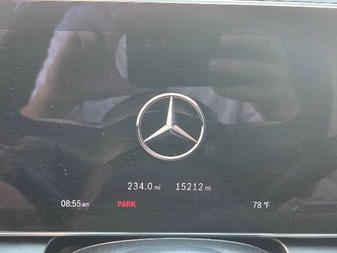 Used 2025 Mercedes-Benz GLC 300 image 28