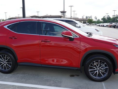Used 2024 Lexus NX 250 FWD w/ Towing Package (2000 Lbs) image 4
