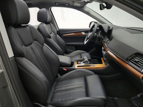 Used 2023 Audi Q5 2.0T Premium Plus w/ Premium Plus Package AWD/4WD image 19
