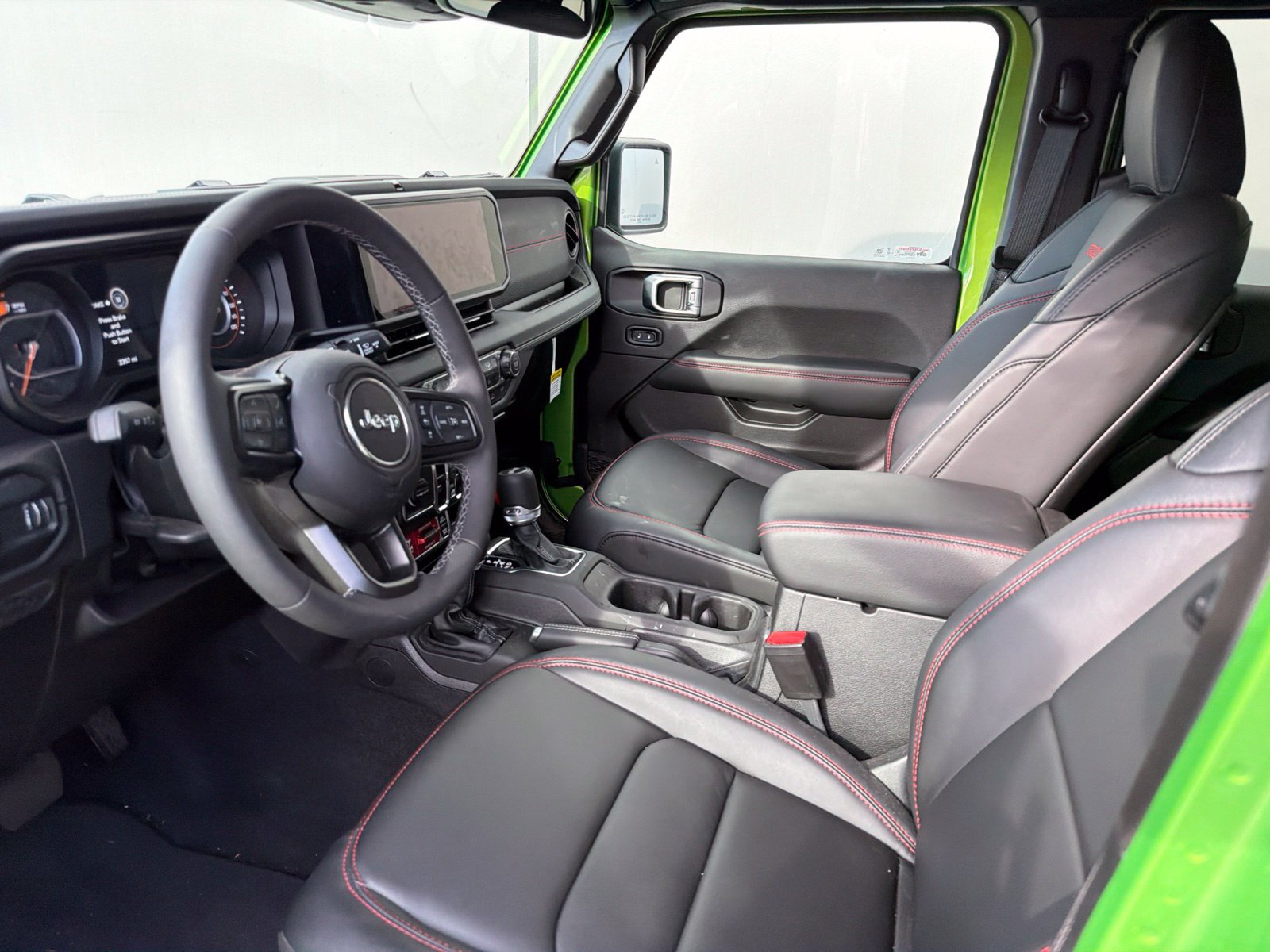 Used 2026 Jeep Wrangler Unlimited Rubicon AWD/4WD image 4