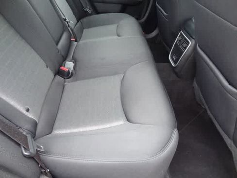 Used 2021 Chrysler 300 Touring RWD image 10