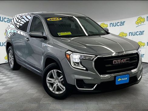Used 2024 GMC Terrain SLE AWD/4WD image 1