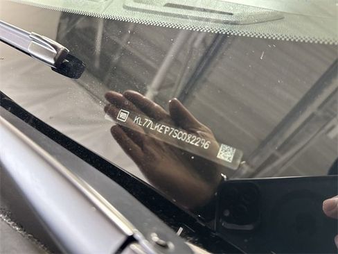 Certified 2025 Chevrolet Trax ACTIV image 28