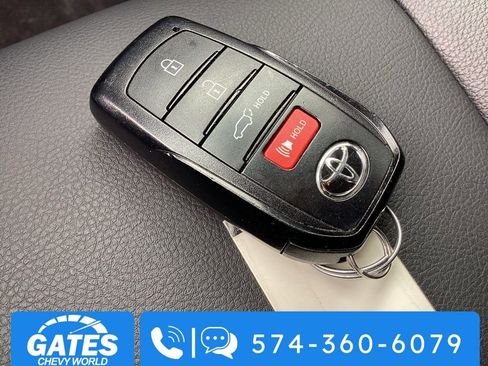 Used 2025 Toyota Highlander XSE AWD/4WD image 32
