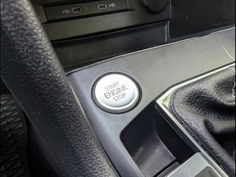 Certified 2022 Volkswagen Taos SE image 37