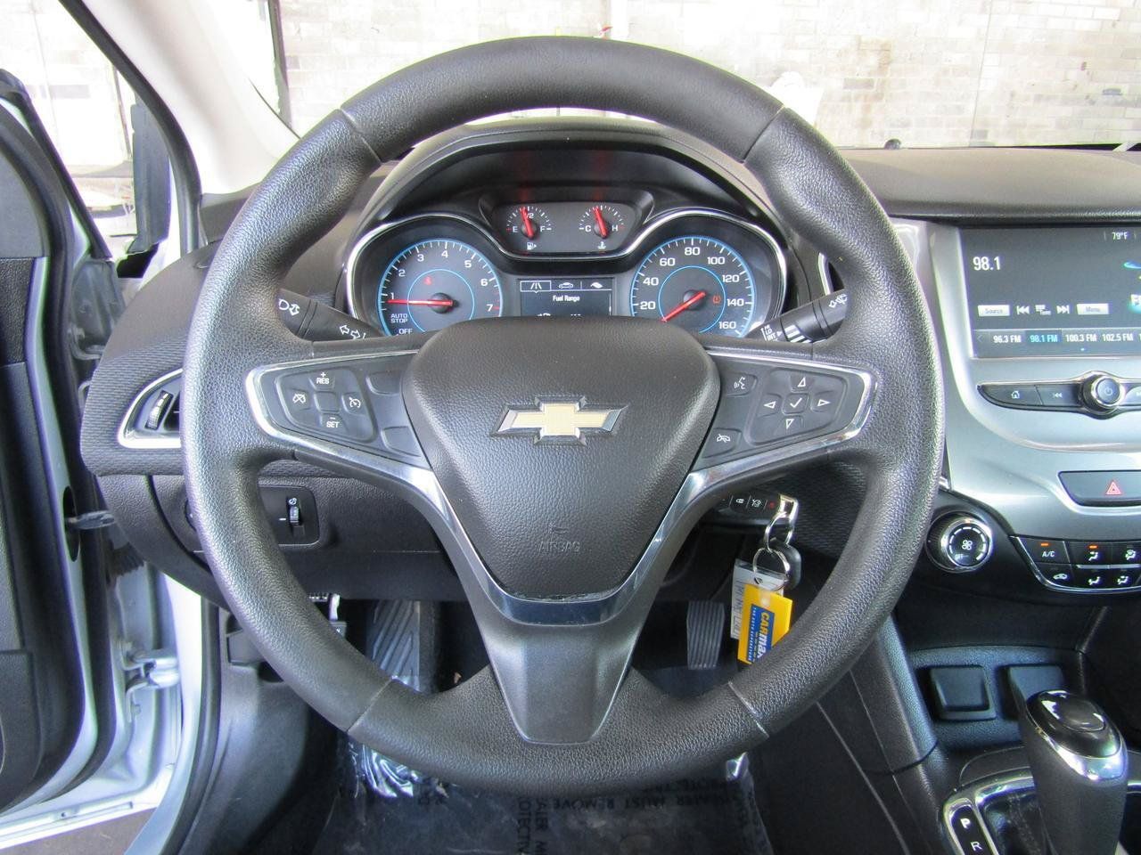 Used 2017 Chevrolet Cruze LT FWD image 13