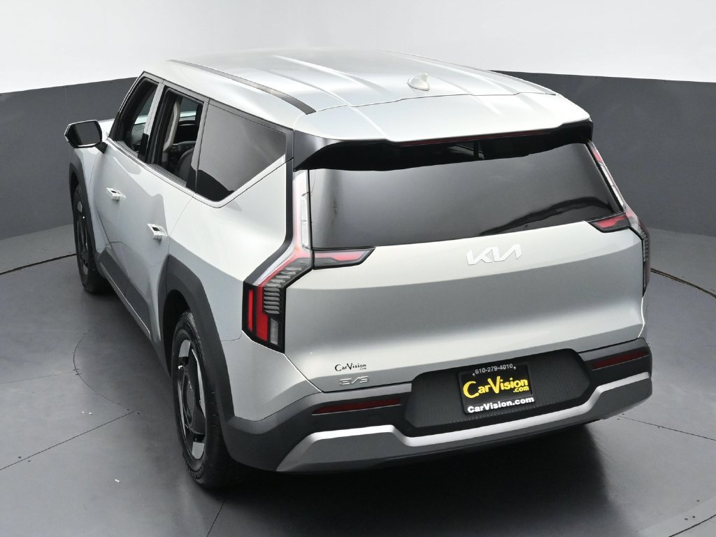 Used 2024 Kia EV9 Light RWD image 42