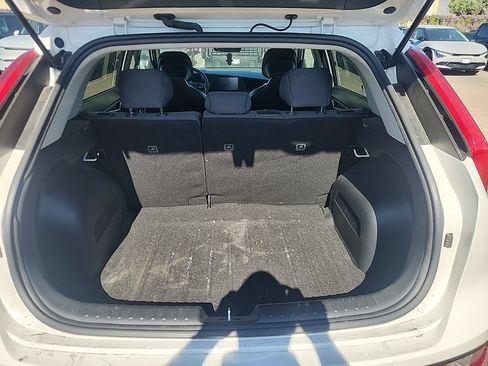Certified 2025 Kia Niro LX FWD image 18