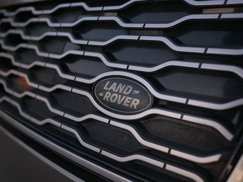 Used 2020 Land Rover Range Rover HSE image 32