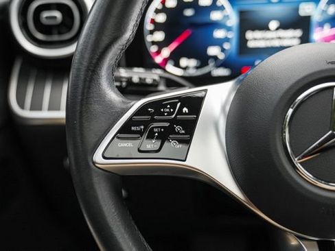 Used 2023 Mercedes-Benz GLC 300 image 29