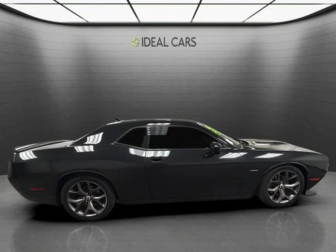 Used 2019 Dodge Challenger R/T RWD image 4