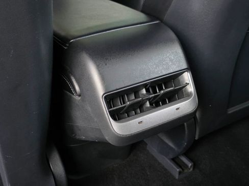 Used 2022 Tesla Model 3 Standard Range image 32