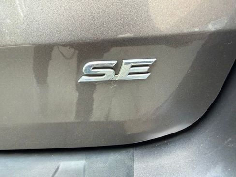 Used 2015 Toyota Sienna SE w/ SE Preferred Package image 32