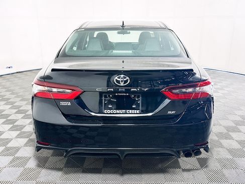 Used 2023 Toyota Camry SE FWD image 4