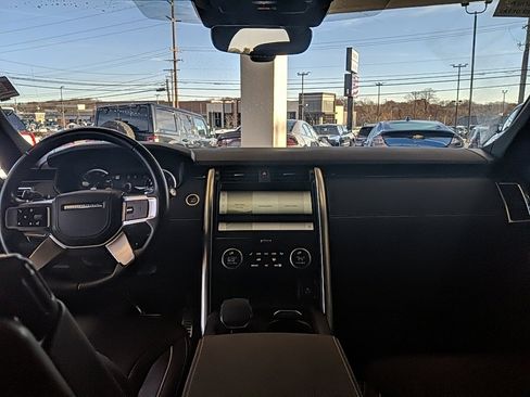 Used 2023 Land Rover Discovery HSE R-Dynamic image 18