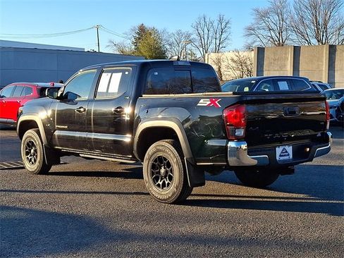 Used 2023 Toyota Tacoma TRD Sport image 4