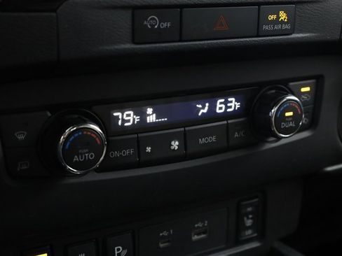 Used 2024 Nissan Frontier SV w/ SV Convenience Package image 19