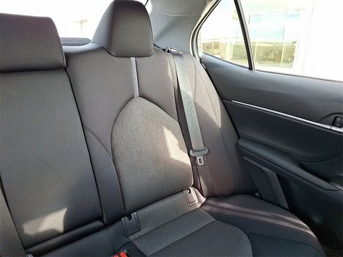 Certified 2021 Toyota Camry LE image 20