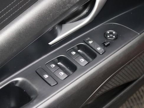 Used 2021 Hyundai Elantra SE w/ Cargo Package image 9