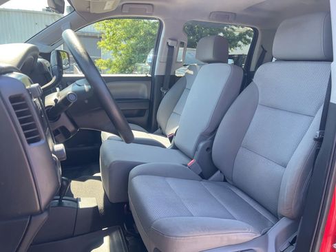Used 2018 Chevrolet Silverado 1500 Custom w/ Custom Value Package AWD/4WD image 17